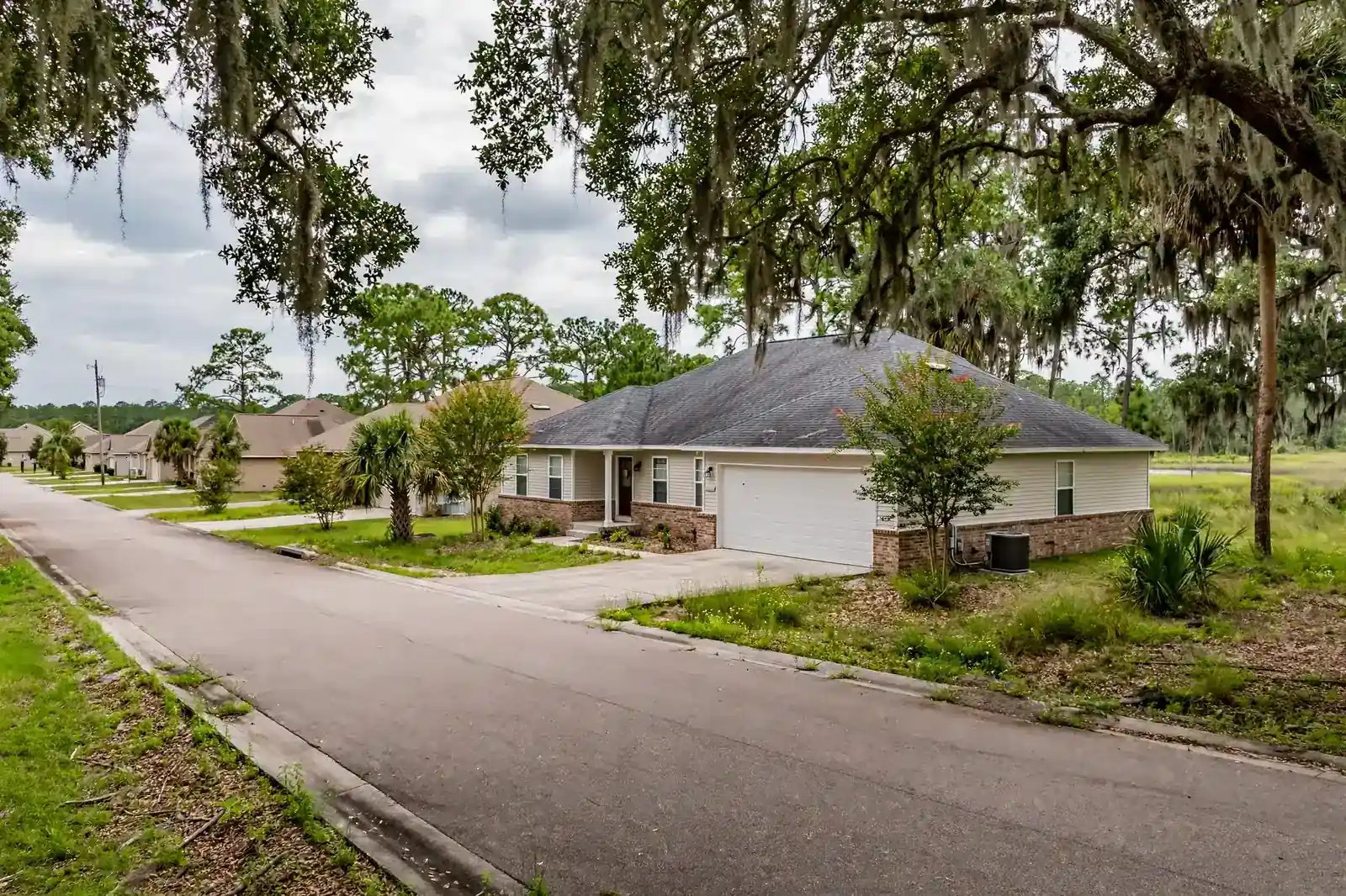 Roofing work related to average roof repair cost on a home in Beaumont, Texas